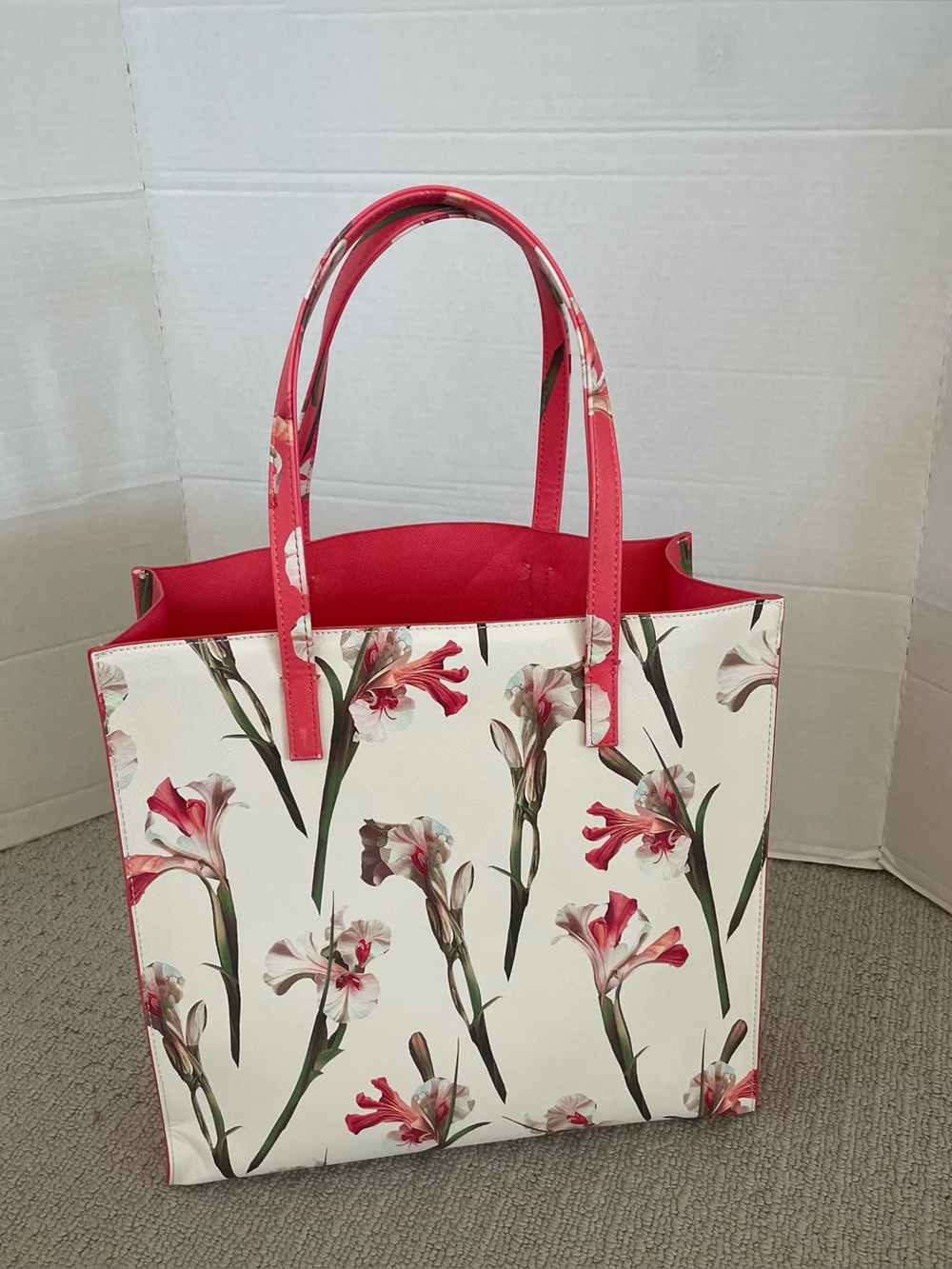 Ted Baker’s floral large tote - Picture 2 of 7